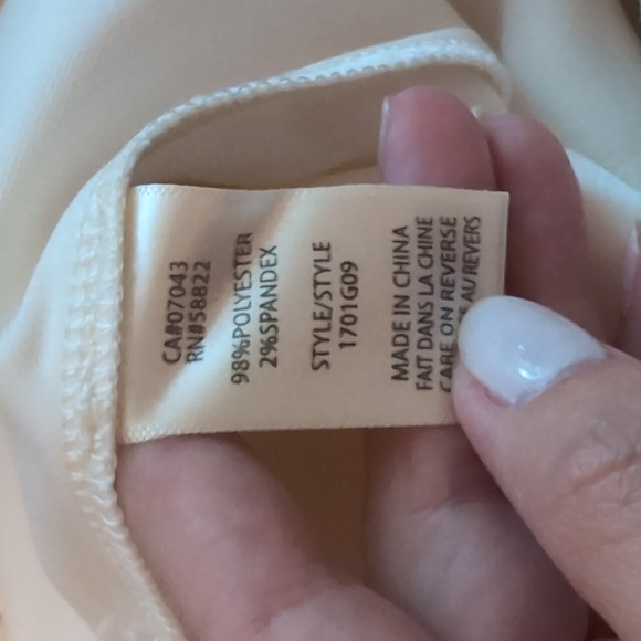 Max Studio/NWT Cream Belted Women's Shorts Sz M - Picture 6 of 6